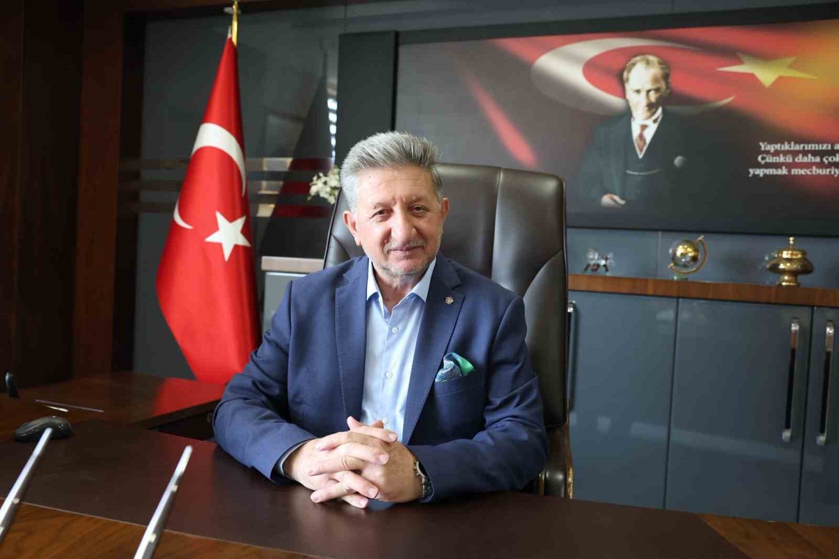 Nuri Arslan, 13 yıllık Nazilli Ticaret Odası başkanlığını yeni başkana devretti