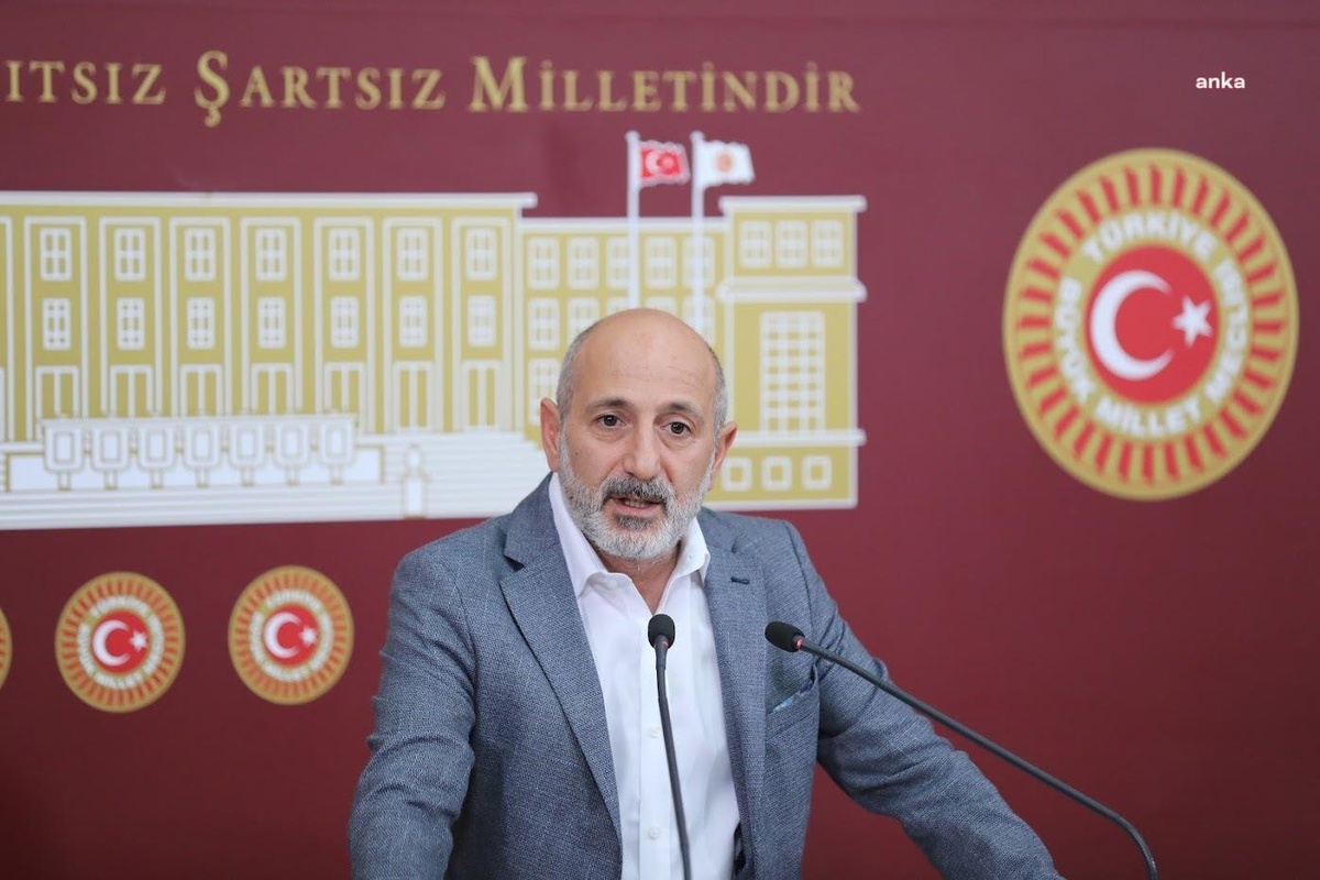 Öztunç, Cemil Tugay\'ın AK Parti\'ye katılmasına \'ödülünü aldı\' dedi