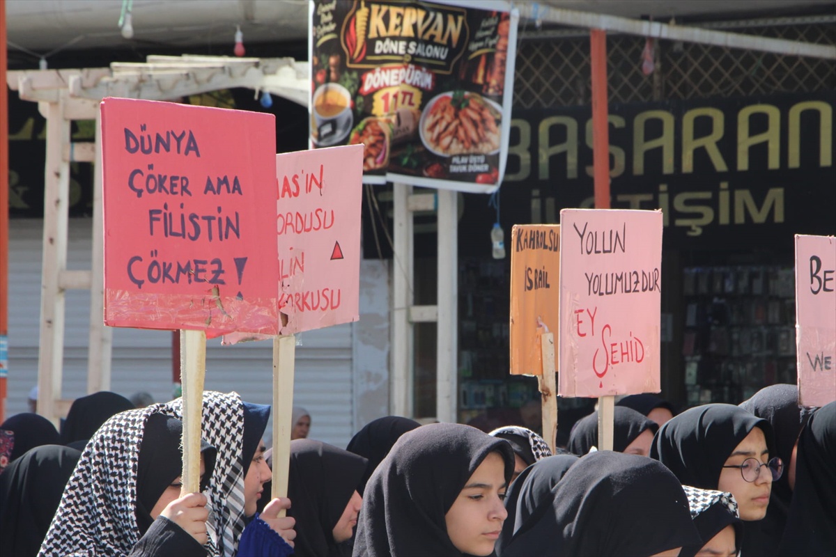Kızıltepe\'de Peygamber Sevdalıları, Gazze\'de 3. yılını dolduran soykırıma tepki gösterdi