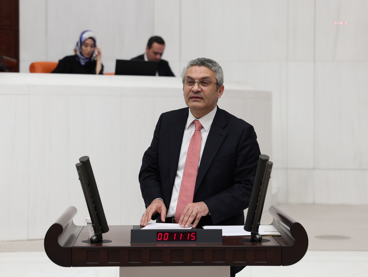 Salıcı, Tugay\'ın AK Parti\'ye geçişine \'omurgasız ve ihbarcı\' diyerek tepki gösterdi