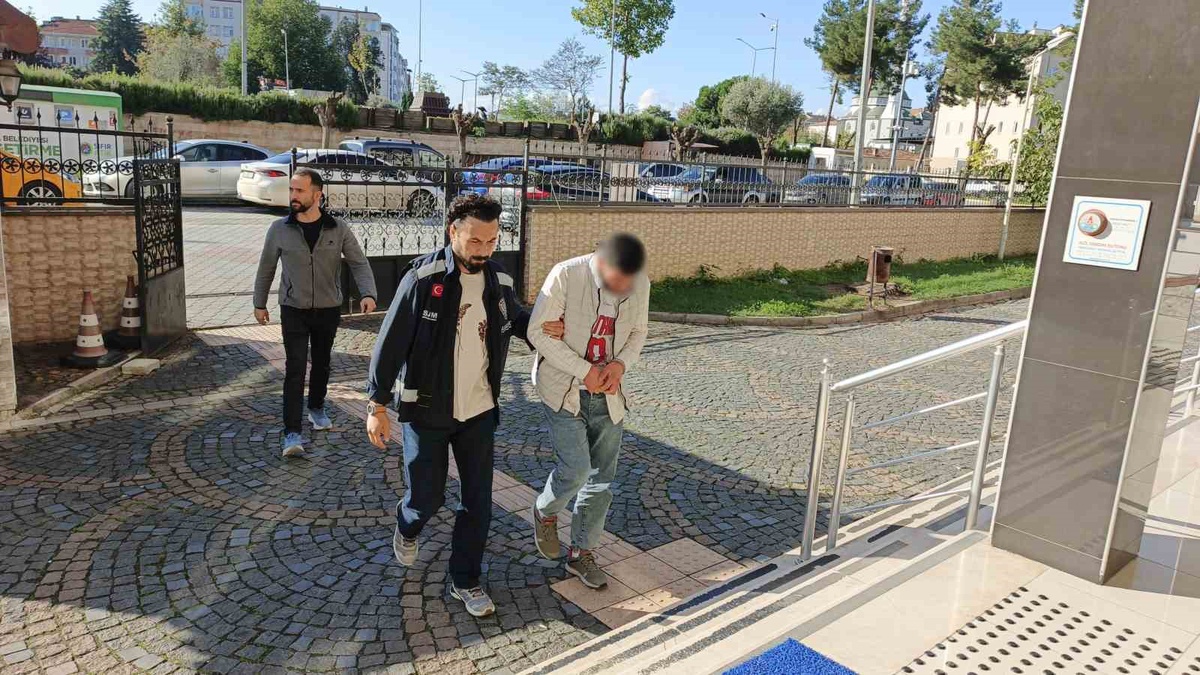 Samsun Bafra\'da hükümlü, cezaevine giderken 5,76 gram metamfetaminle tutuklandı
