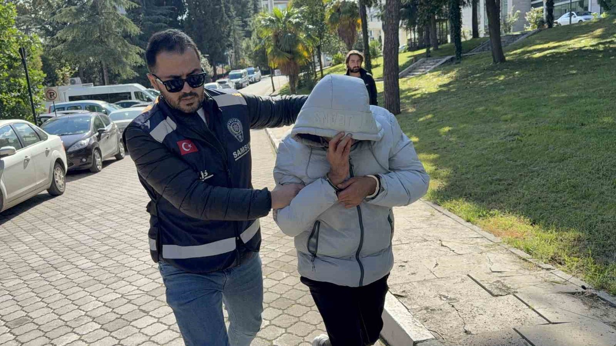 Samsun İlkadım\'da kıskançlık yüzünden eşini bıçaklayan koca adliyeye sevk edildi.