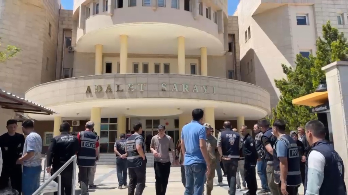 Parfüm satan engelli adamı tokatlayan iş yeri sahibi cezaevine gönderildi