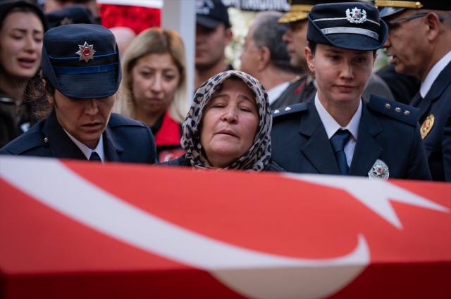 Şehit polis Türkoğlu son yolculuğuna uğurlandı