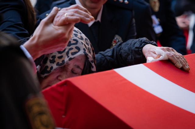 Şehit polis Türkoğlu son yolculuğuna uğurlandı