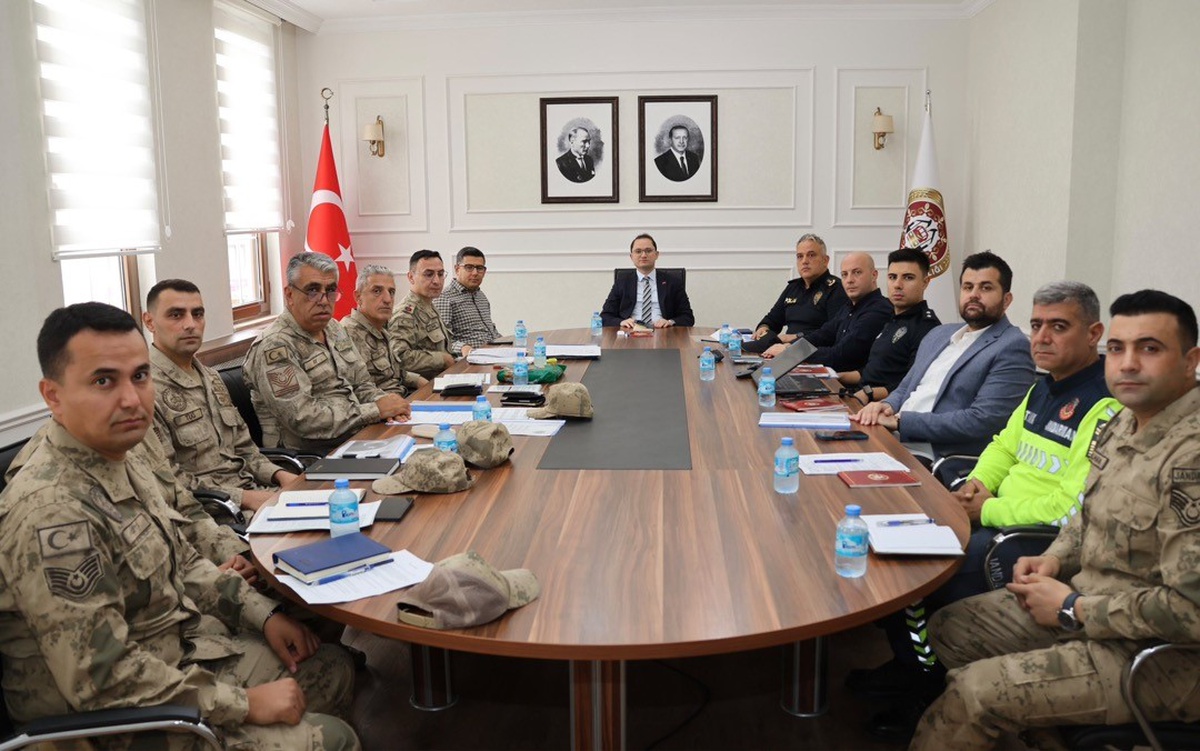 Siirt Kurtalan\'da asayiş ve güvenlik toplantısı Kaymakam Başara başkanlığında yapıldı
