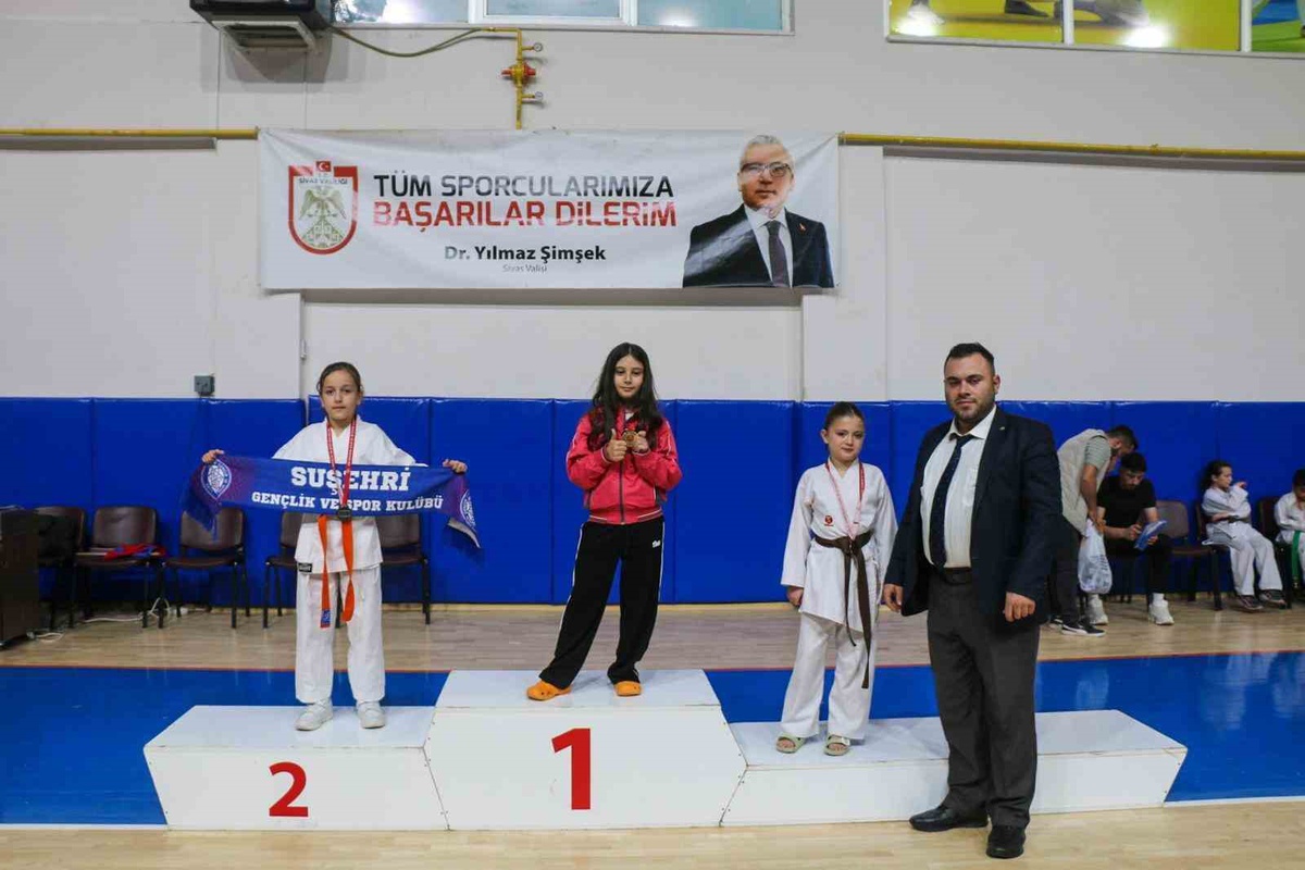 Sivas\'ta 8 kulüpten 200 sporcu madalya mücadelesi verdi, Karate Ligi başlatılacak