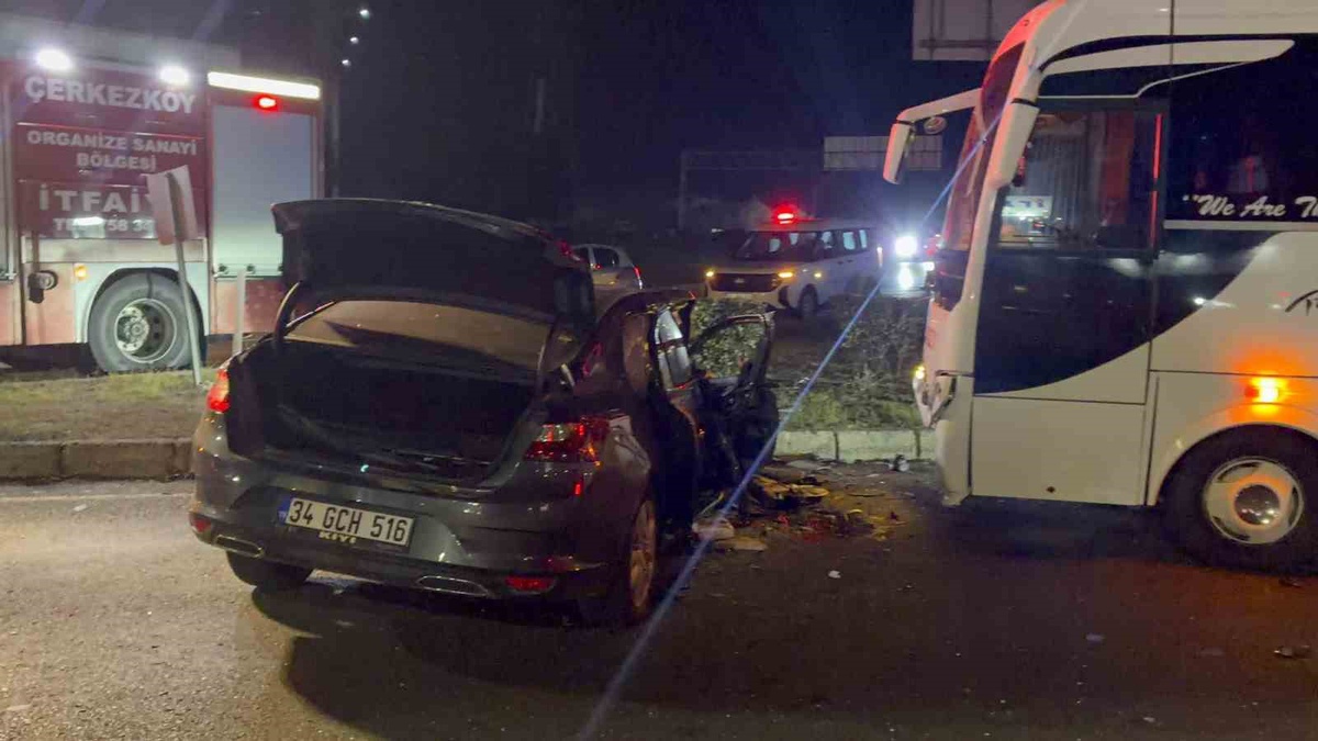 Çerkezköy-Kapaklı yolunda 3 aracın karıştığı kazada 3 kişi yaralandı