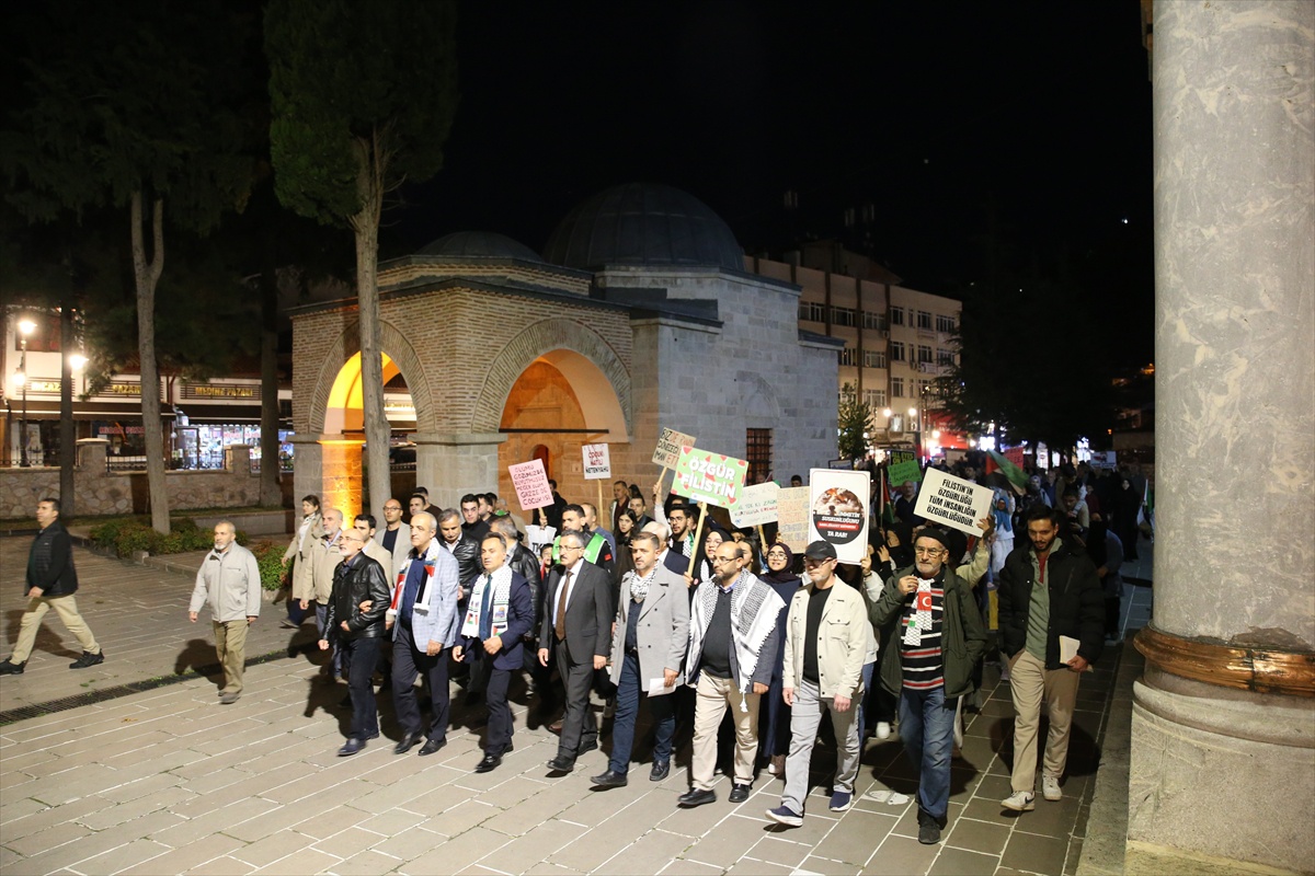 Tokat\'ta Milli İrade Platformu, Filistin\'e destek için Ali Paşa Camisi\'ne yürüdü