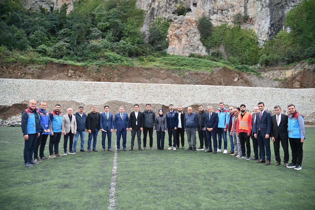 Trabzon\'da Maşatlık Futbol Sahası 20 milyon liralık duvarla güvenli hale getiriliyor