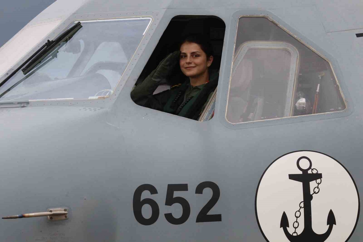 Türk Deniz Kuvvetleri\'nde ilk kez bir kadın uçak pilotu Kocaeli Kartepe\'de göreve başladı
