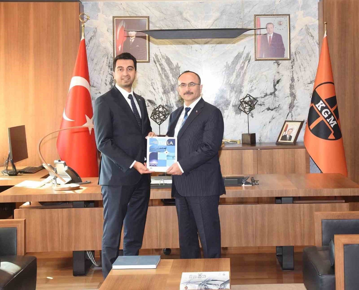 Tuzla Belediye Başkanı Bingöl, metro ve tramvay projelerini Ankara\'da görüştü