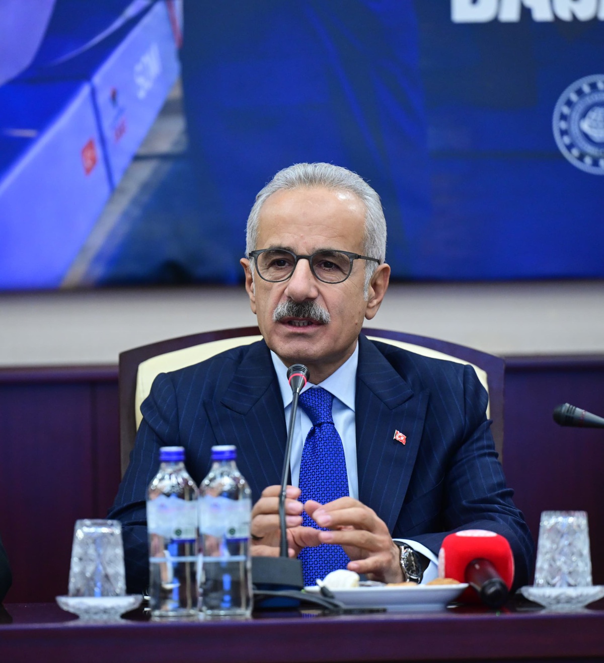 Uraloğlu, liman başkanları toplantısında deniz ticaret filosunun zirvede olduğunu söyledi