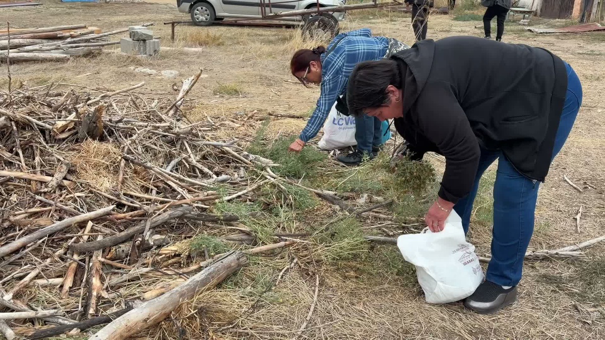 Yozgat\'ta 60 liradan satılan üzerlikten tütsü yapan Karaca, Un Pazarı esnafını tütsüledi