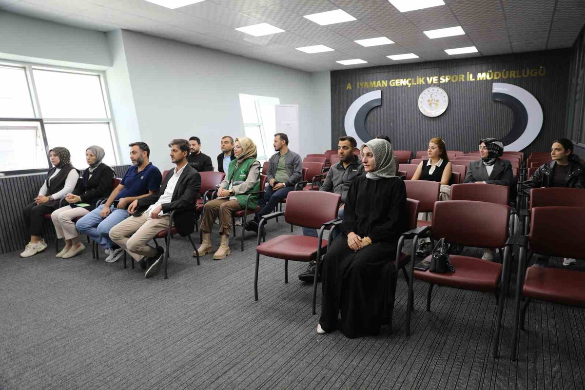 Adıyaman\'da 2026-2027 gençlik faaliyetlerinde bağımlılıkla mücadele planlandı