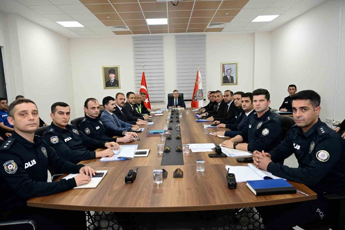 Adıyaman İl Emniyet Müdürü Nazman, 9 aylık değerlendirme toplantısına başkanlık etti