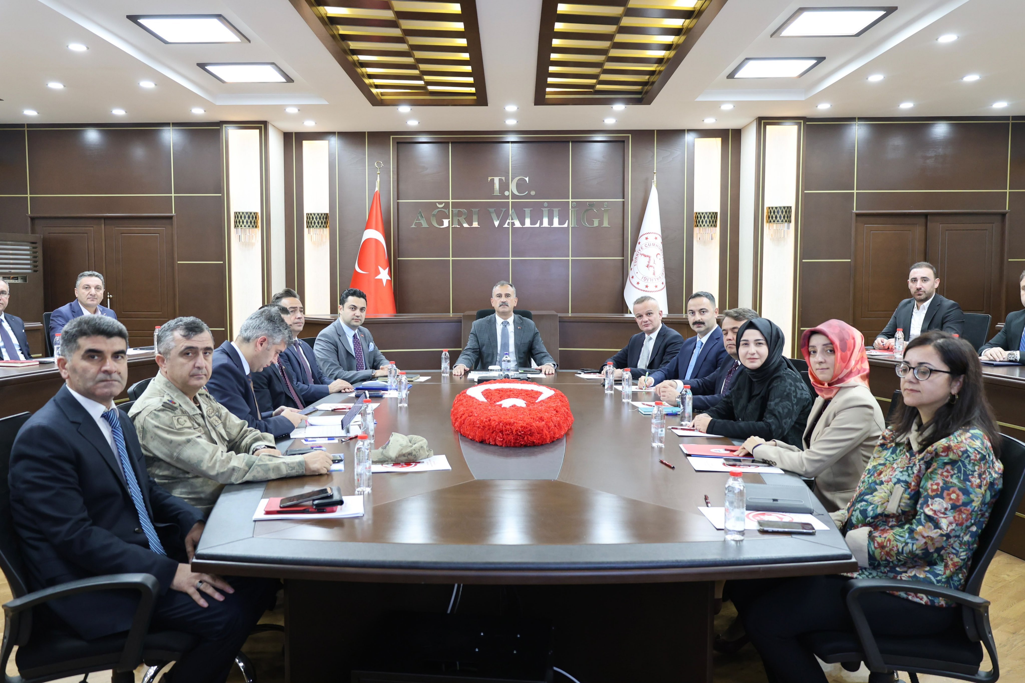  <a class='keyword-sd' href='/agri/' title='Ağrı'>Ağrı</a>'da aile ve gönüllülük toplantıları kaymakamların katılımıyla gerçekleştirildi