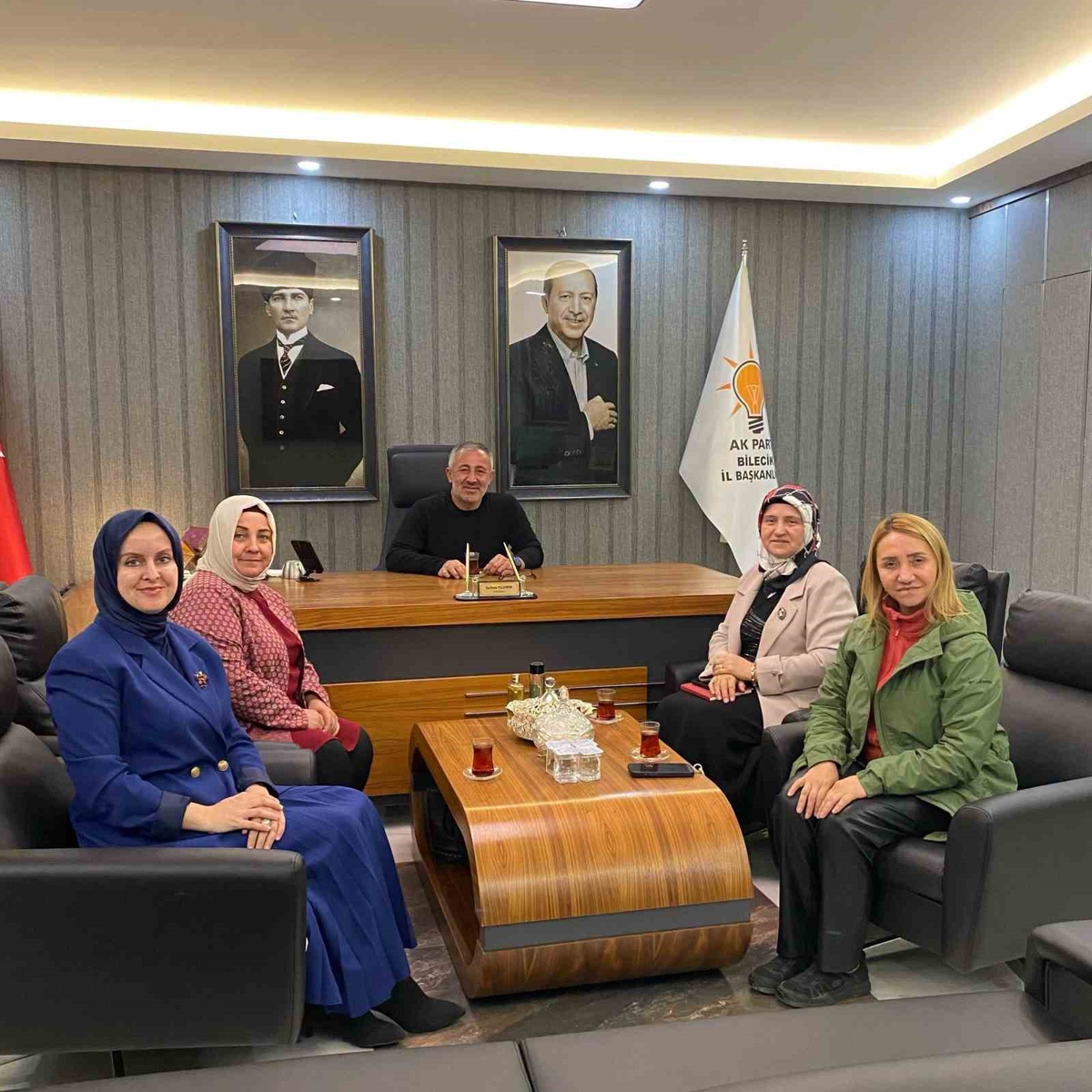 AK Parti Kadın Kolları Bölge Teşkilat Başkanı Turan, Bilecik\'te ziyaretlerde bulundu