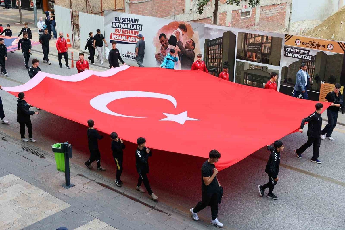 Amatör Spor Haftasında sporcular kortejde buluştu