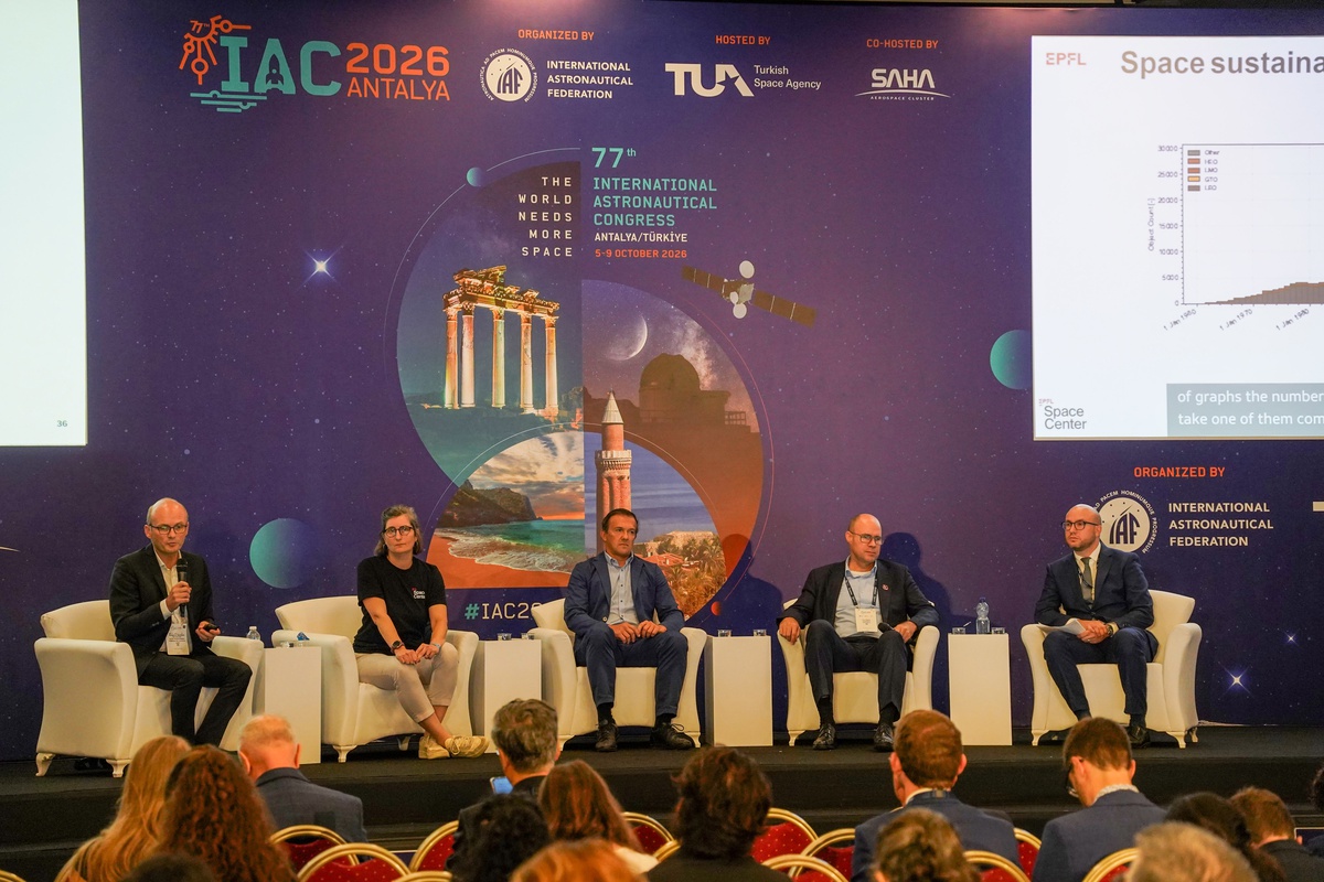 Antalya\'da IAC 2026\'da radyasyon direncinin uydu arızalarını azaltabileceği belirtildi