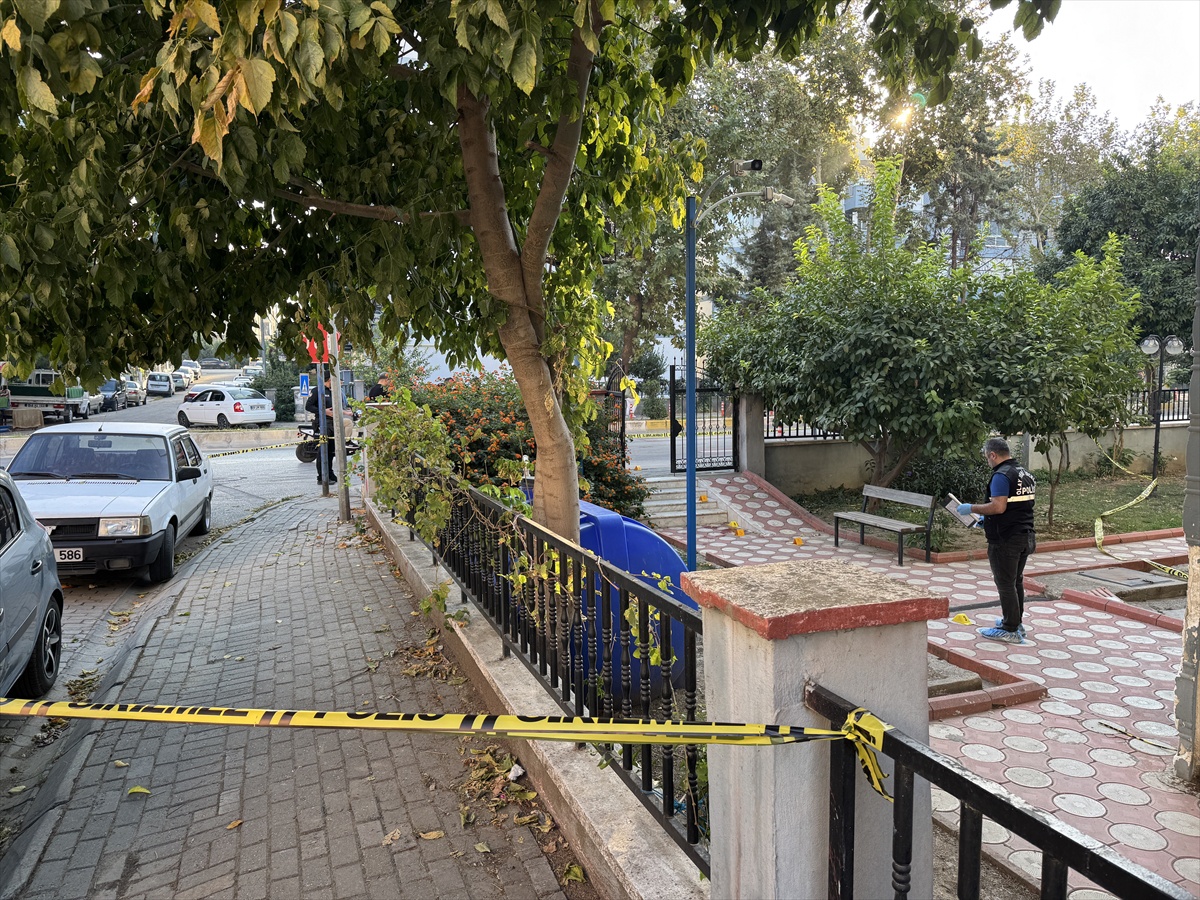 Aydın Efeler\'de kadın eski eşi tarafından öldürüldü, fail aynı silahla intihar etti