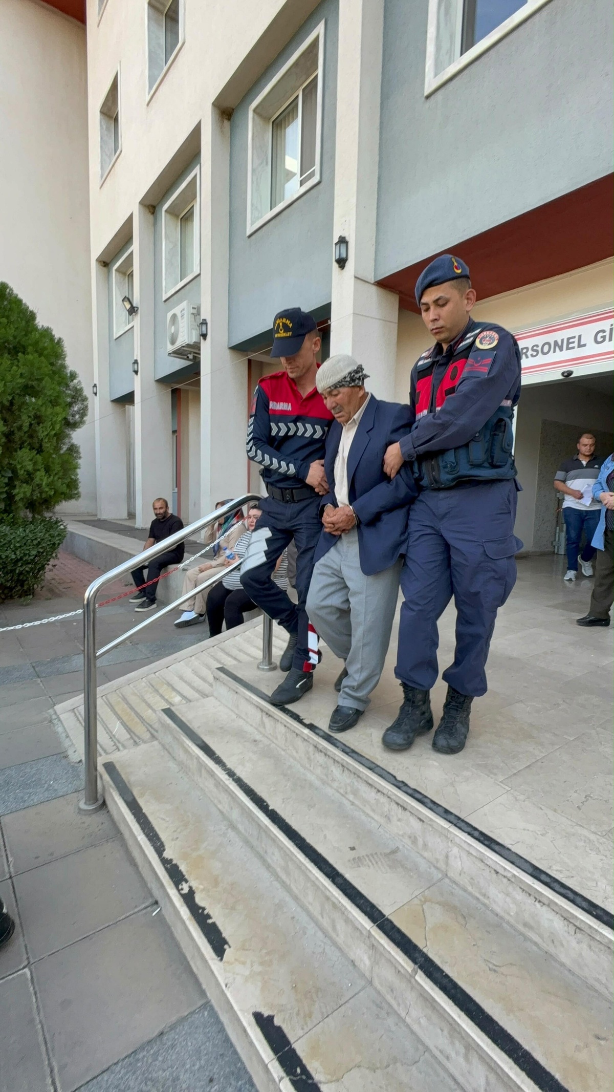 Kestane kozalağı tartışmasında kuzenini öldüren Nazim Atıcı Aydın Nazilli\'de tutuklandı