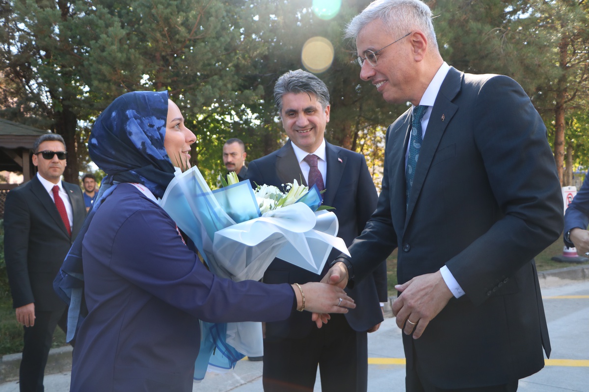Bakan Memişoğlu, Bolu\'da Rümeysa Gültekin adına yapılan hemodiyaliz merkezini açtı