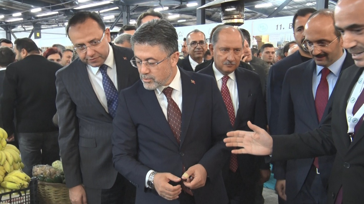 Yumaklı, 11 ilde 22 bin hektarda yapay zeka destekli sulamaya geçileceğini söyledi