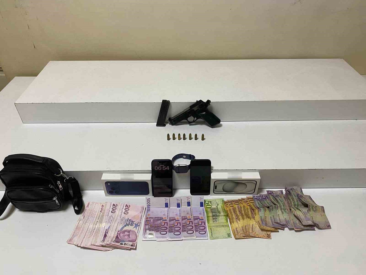 Beyoğlu\'nda camiden 5 bin euro çalan şüpheli tutuklandı, 1 kişi serbest bırakıldı