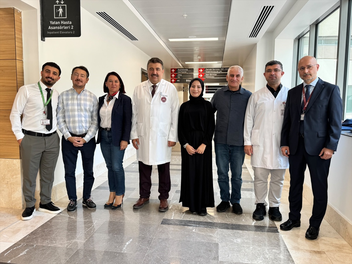 Bezmialem\'de çapraz nakille baba ve teyze iki hastayı sağlığına kavuşturdu