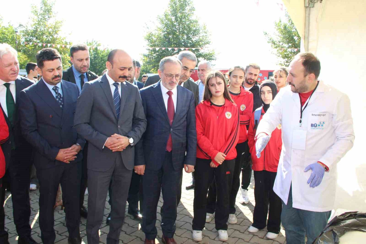 Bingöl\'de Bilimfest başladı, 38 atölye ve stant öğrencilerle buluştu