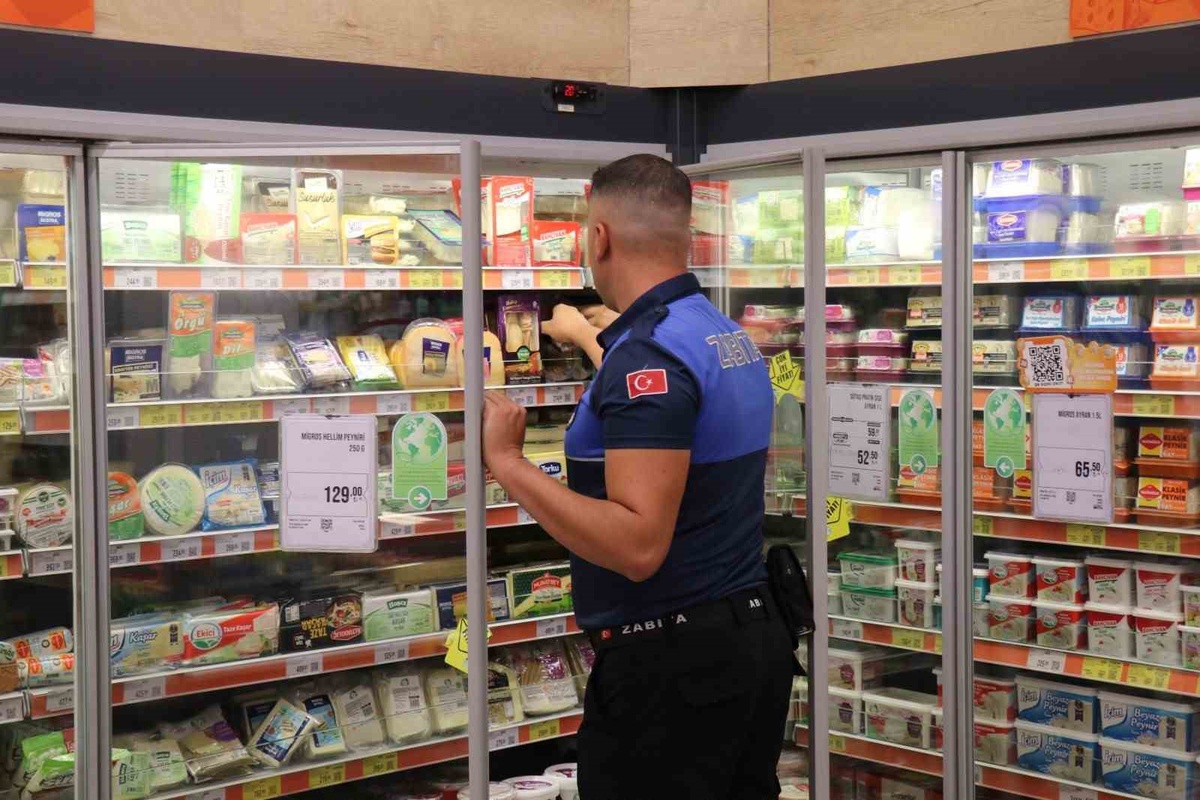 Bozdoğan Belediyesi marketlerde raf-kasa fiyat uyumu ve hijyeni denetledi