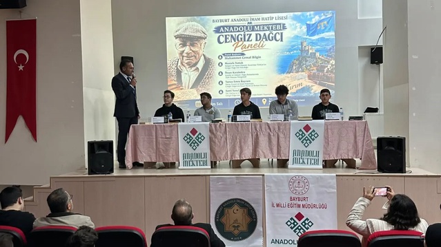 Bayburt'ta Cengiz Dağcı'nın eserleri üçüncü okul panelinde değerlendirildi