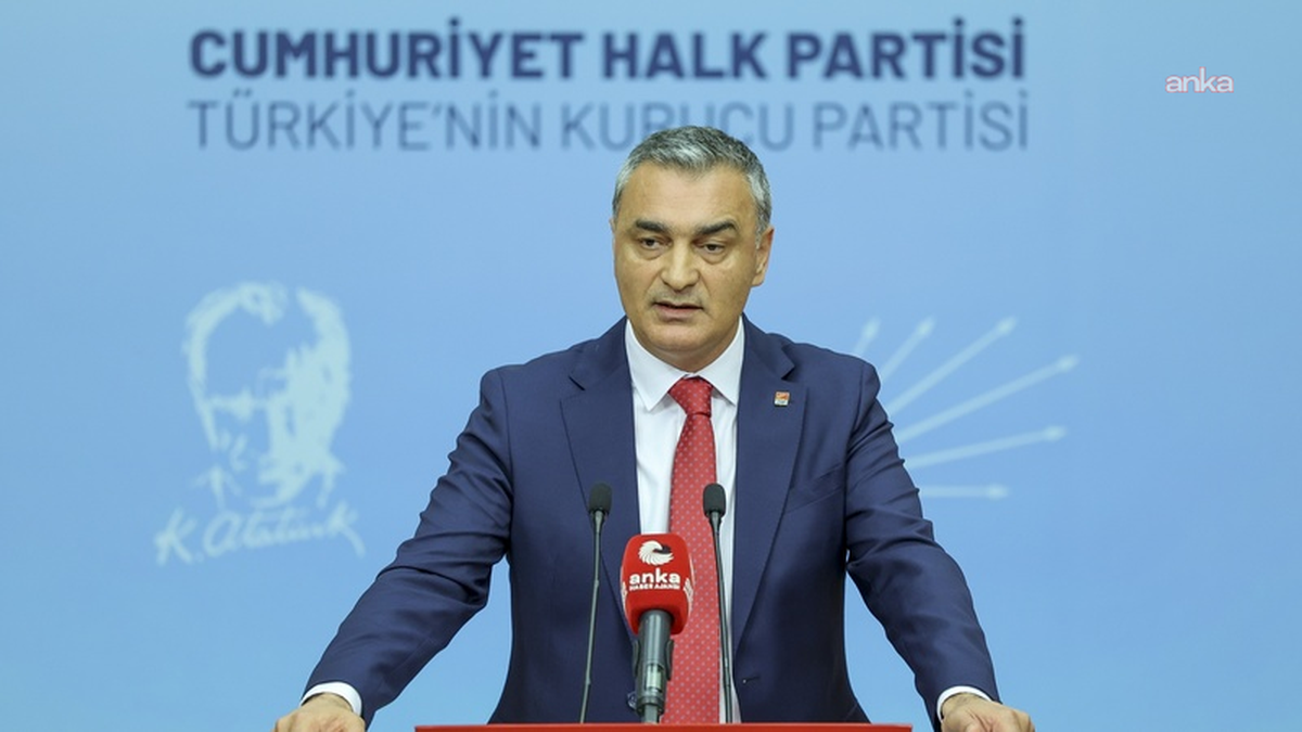 CHP Sözcüsü Sarı, Özgür Özel\'e İzmir halkından özür dilemesi çağrısı yaptı
