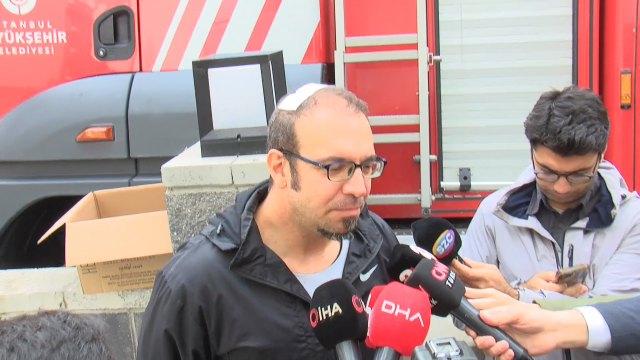 Çöken binadan kurtarılan vatandaş: Binamız çatlaktı, çatır çatır ses duyuluyordu