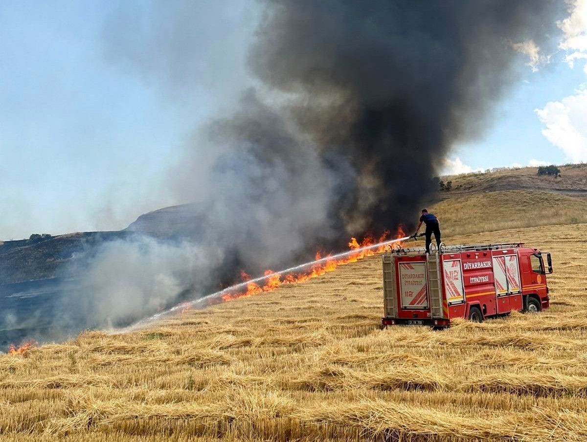 Diyarbakır itfaiyesi mayıs-eylül döneminde bin 580 anız yangınına müdahale etti