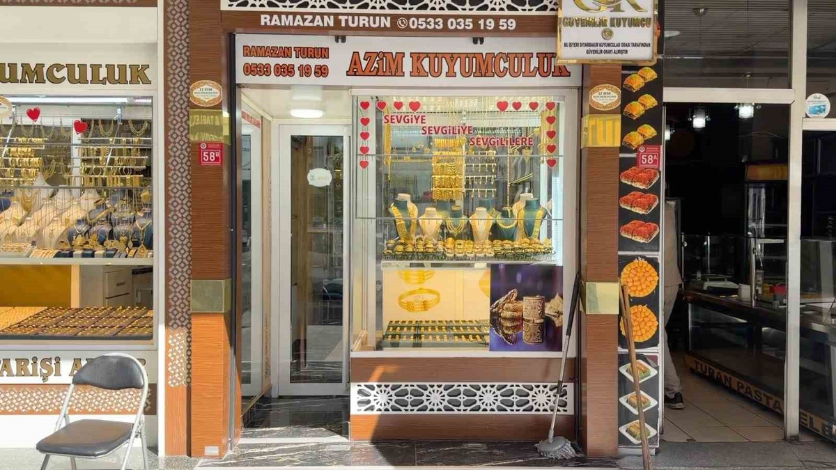 Diyarbakır\'da kuyumcuya silahlı saldırı düzenlendi, 100 bin dolar haraç istendi