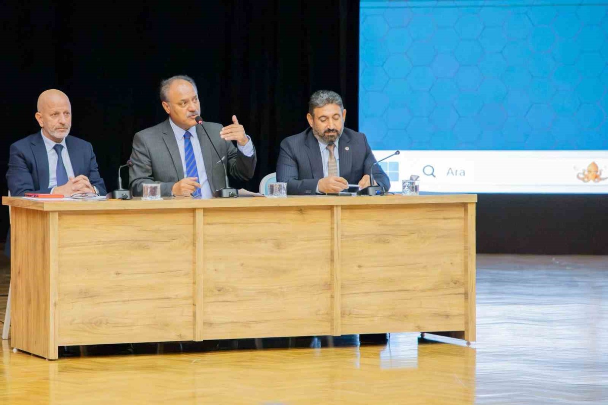 Rektör Kuyrukluyıldız EBYÜ panelinde Terörsüz Türkiye hedefinin önemini vurguladı