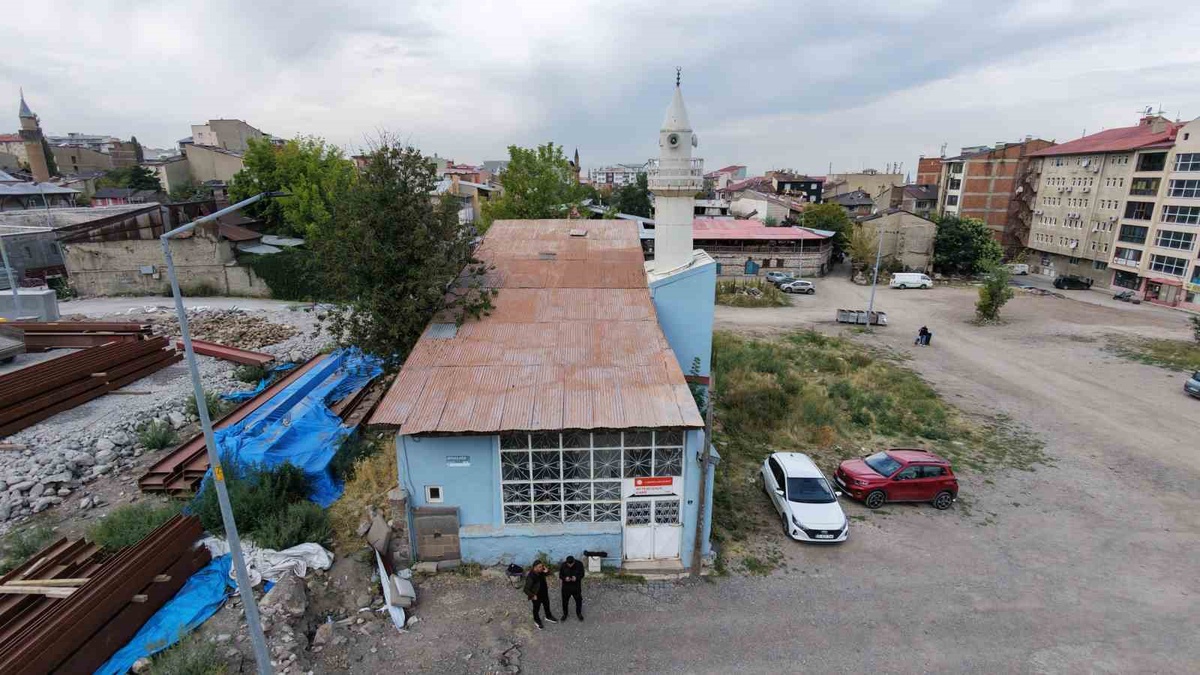 Erzurum\'da evden camiye çevrilen Ketencizade Camii kentsel dönüşümde ayakta kalıyor