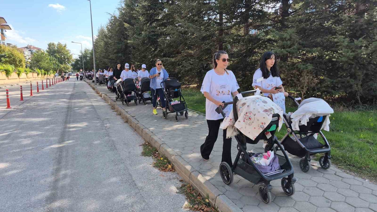 Eskişehir\'de bebekleriyle egzersize gelen 75 anne Dede Korkut Parkı\'ndan çıkarıldı
