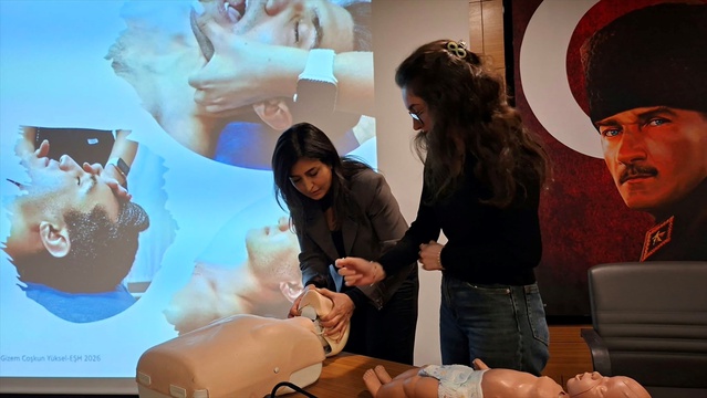 Eskişehir'de acil sağlık personeli için düzenlenen oryantasyon sempozyumu sona erdi