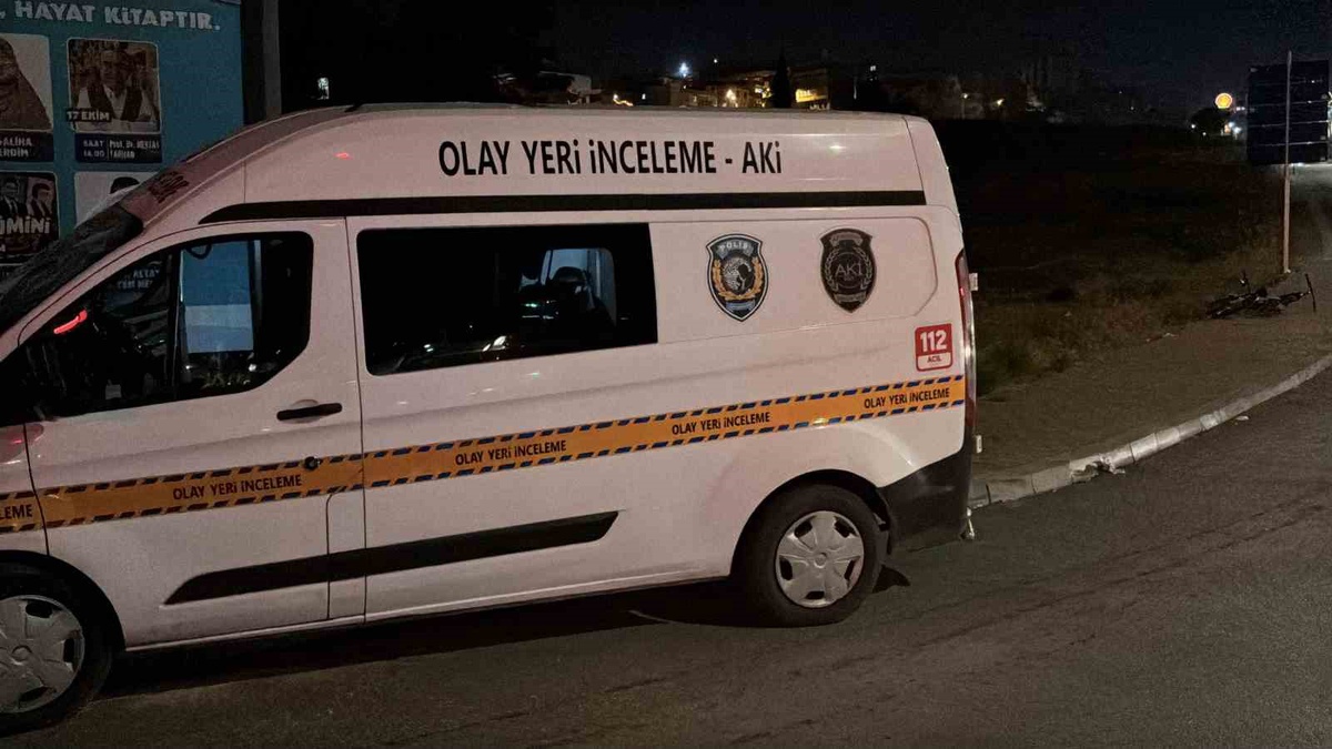 Gaziantep Şahinbey\'de 16 yaşındaki çocuk, iddiaya göre bıçaklanıp hastanede öldü