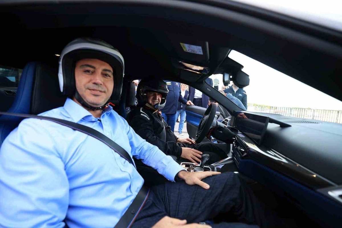 Gençlik ve Spor Bakanı Bak, 2027 F1 öncesi İstanbul Park\'ta sürüş yaptı