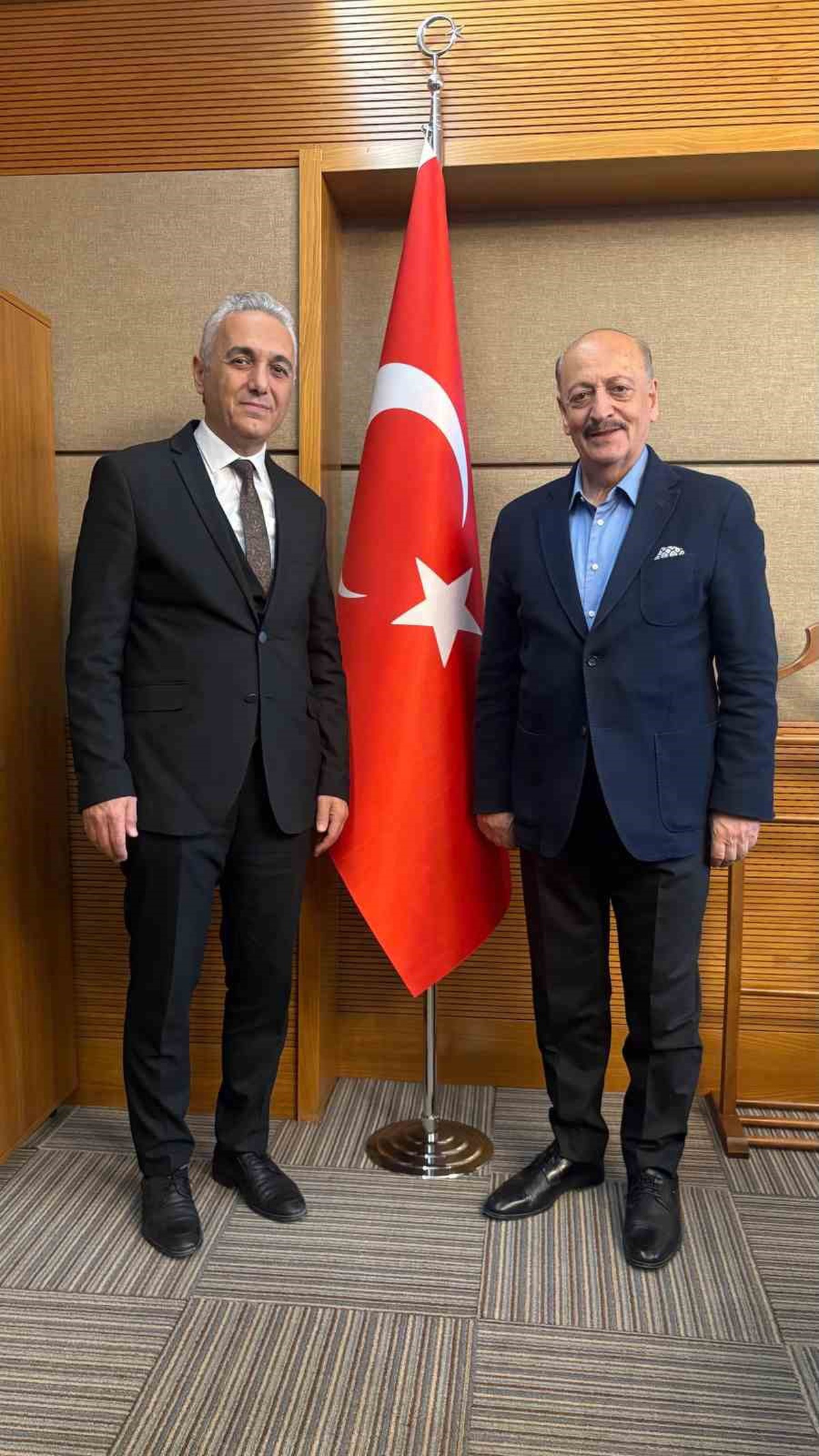 HEKİMSEN Genel Başkanı Kurban, Vedat Bilgin\'e annesi için taziye ziyareti yaptı