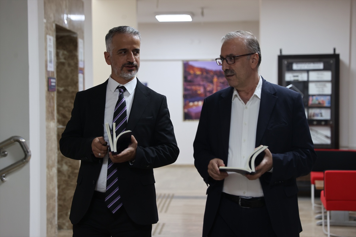 Mardin Artuklu Üniversitesi İbnü\'l Cezzar\'ın 71 bölümlük eserini Türkçeye kazandırdı
