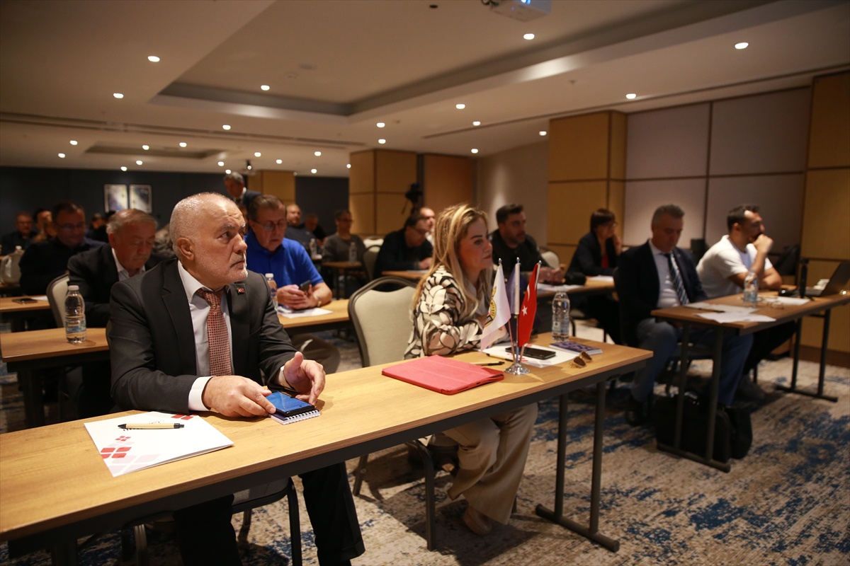 İzmir Gazeteciler Cemiyeti Balıkesir\'de Basın Akademisi\'nde yapay zeka eğitimi verdi
