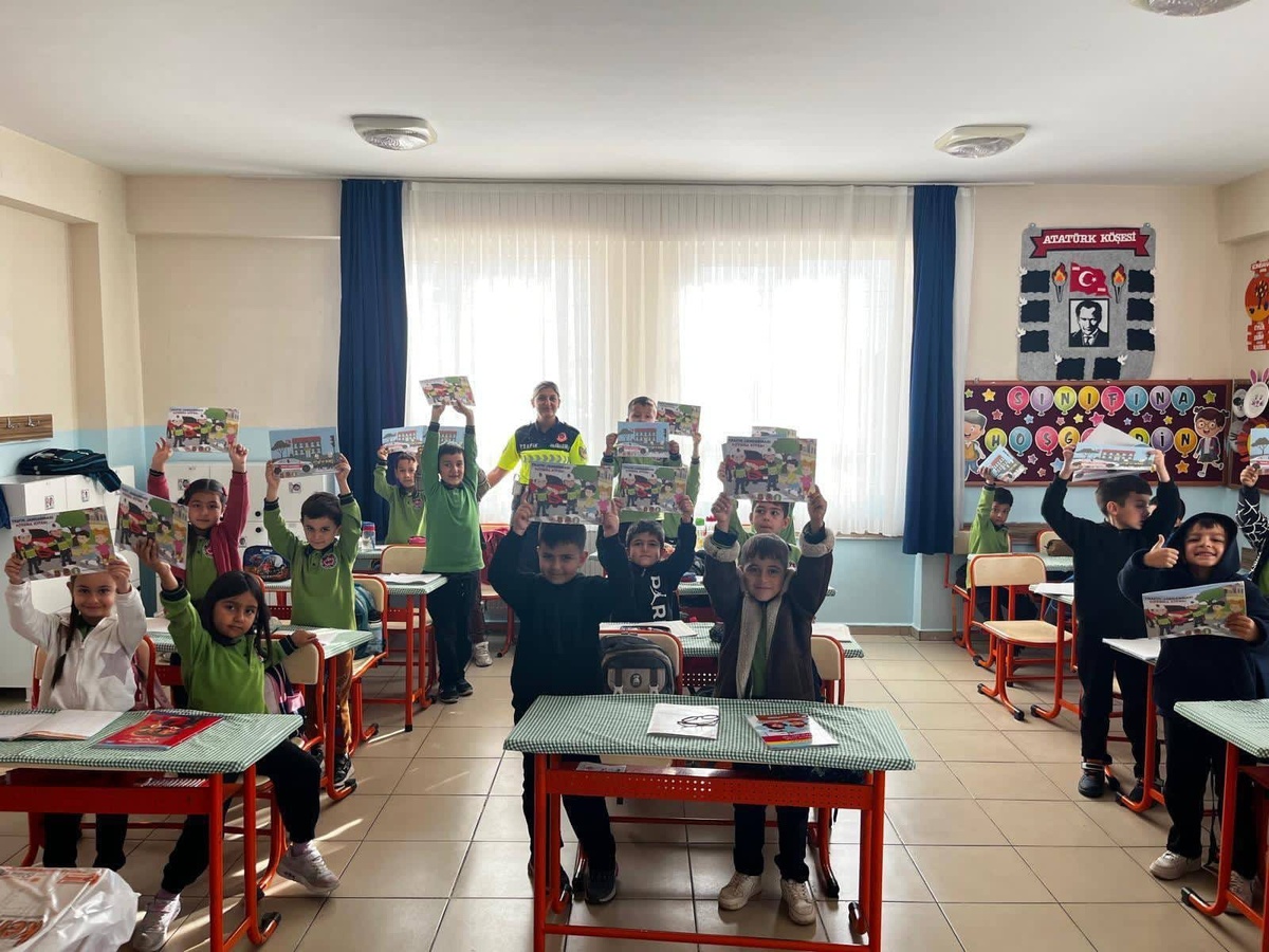İl Jandarma Komutanlığı, 14 Eylül-7 Ekim\'de okullarda trafik güvenliği eğitimi verdi