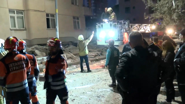 İstanbul Maltepe'de 7 katlı binada çökme oldu! Bölgeye çok sayıda ekip sevk edildi