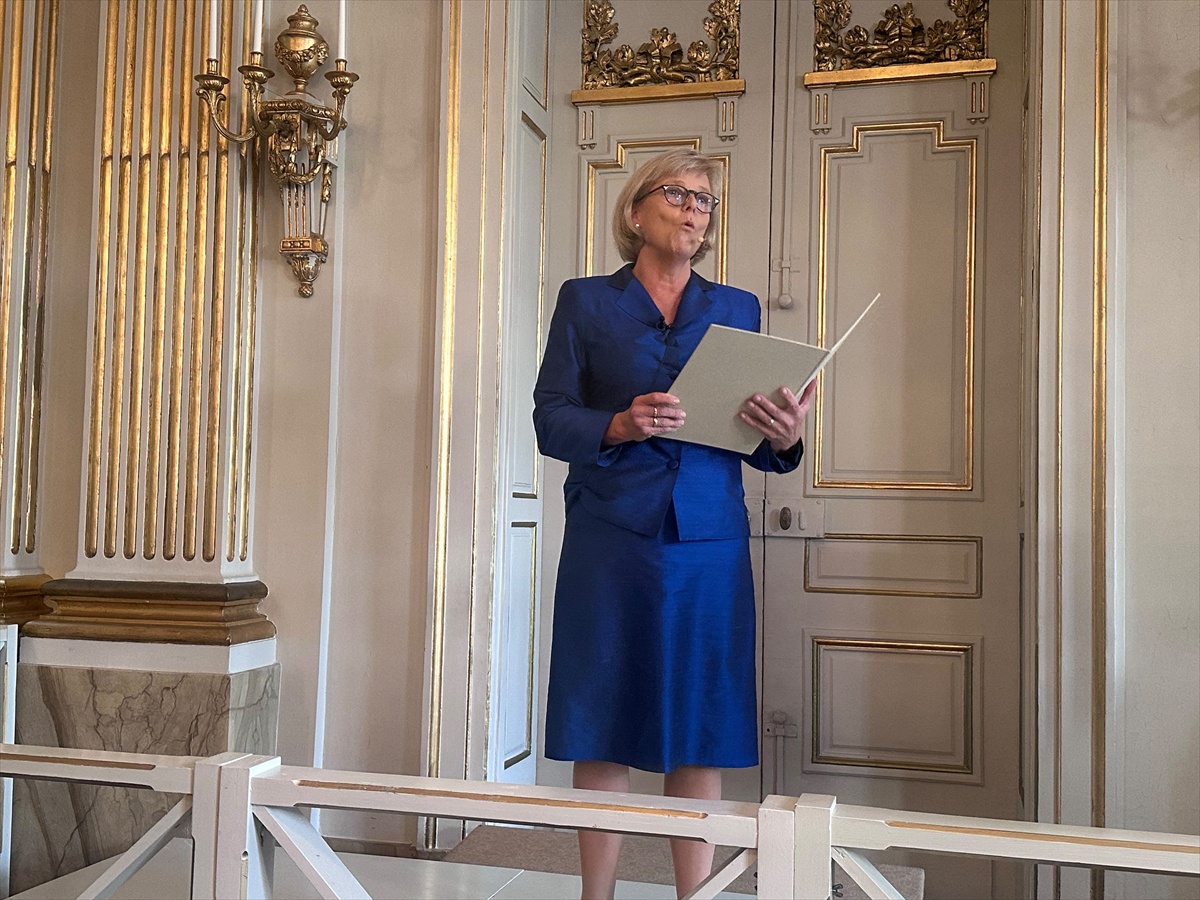 Kanadalı şair Anne Carson, 2026 Nobel Edebiyat Ödülü\'nün sahibi oldu