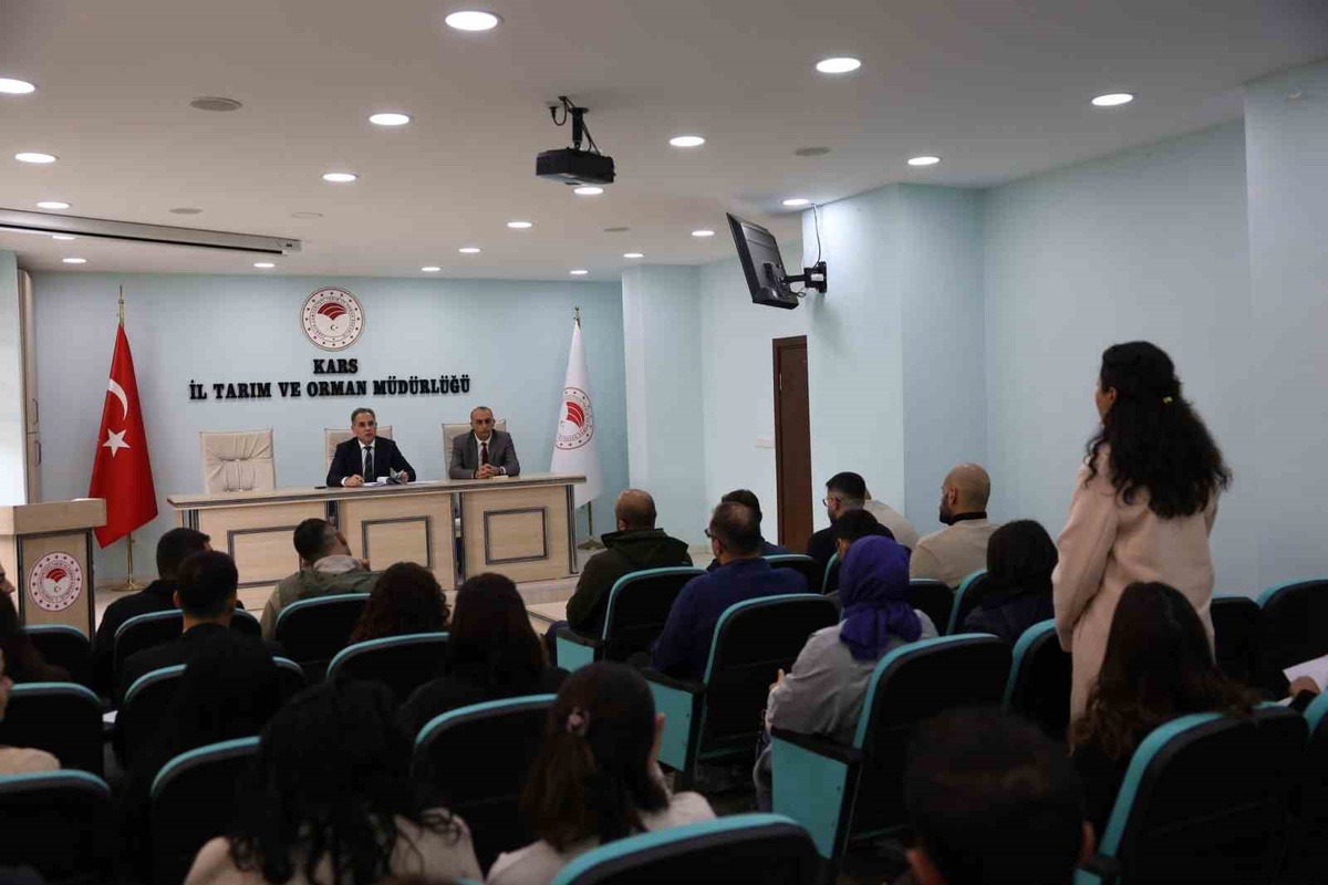 Kars İl Tarım ve Orman Müdürlüğünde 44 yeni personel için imza töreni düzenlendi
